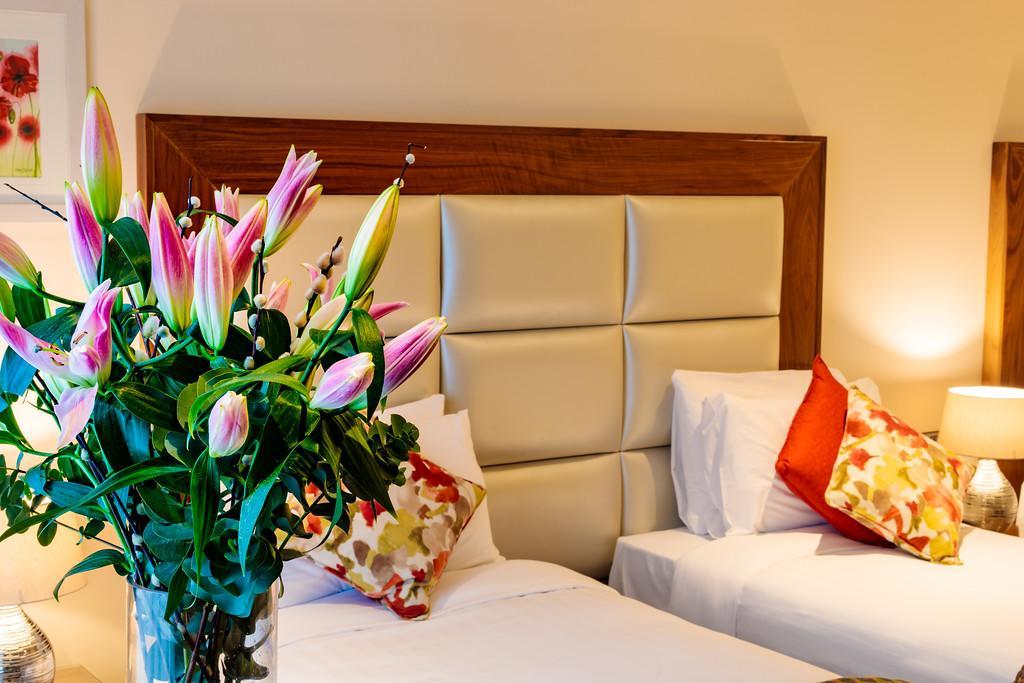 Grand Hotel Трали Экстерьер фото