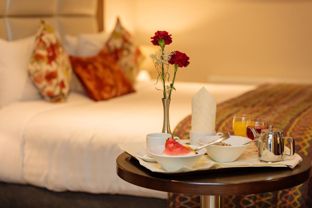 Grand Hotel Трали Экстерьер фото